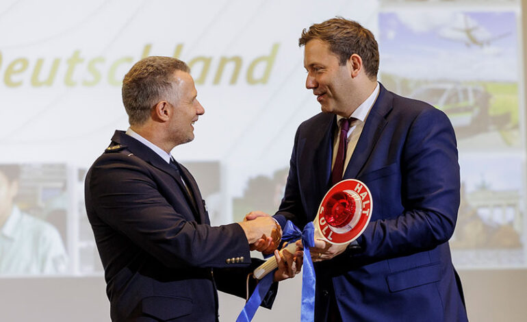 75 Jahre ZOLL in der Bundesrepublik Deutschland: Bundesfinanzminister Klingbeil würdigt in einem Festakt den Einsatz der Zöllnerinnen und Zöllner als Grundlage einer Erfolgsgeschichte und die besondere Bedeutung des Zolls für Staat, Wirtschaft und Gesellschaft.