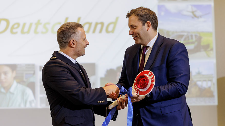 75 Jahre ZOLL in der Bundesrepublik Deutschland: Bundesfinanzminister Klingbeil würdigt in einem Festakt den Einsatz der Zöllnerinnen und Zöllner als Grundlage einer Erfolgsgeschichte und die besondere Bedeutung des Zolls für Staat, Wirtschaft und Gesellschaft.