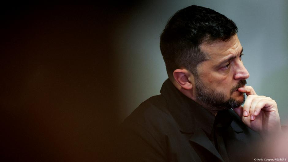 Zelenskyy and Trump talk amid possible Tomahawk delivery – DW – 10/12/2025