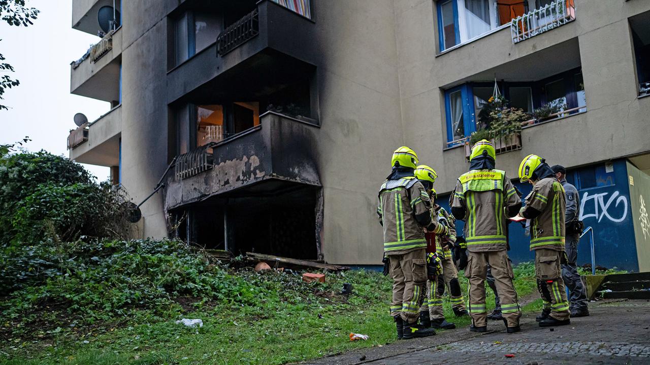 Viele Verletzte nach Brand in Wohnhaus in Berlin-Neukölln