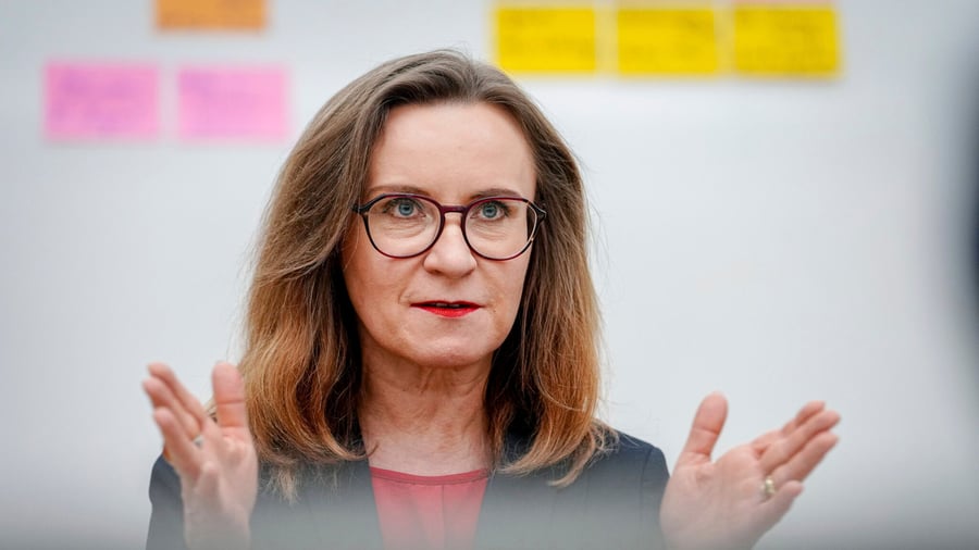 Bahn : EVG fordert Rauswurf von DB-Cargo-Chefin Nikutta